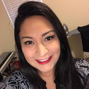 Meet your Posher, Rebeca